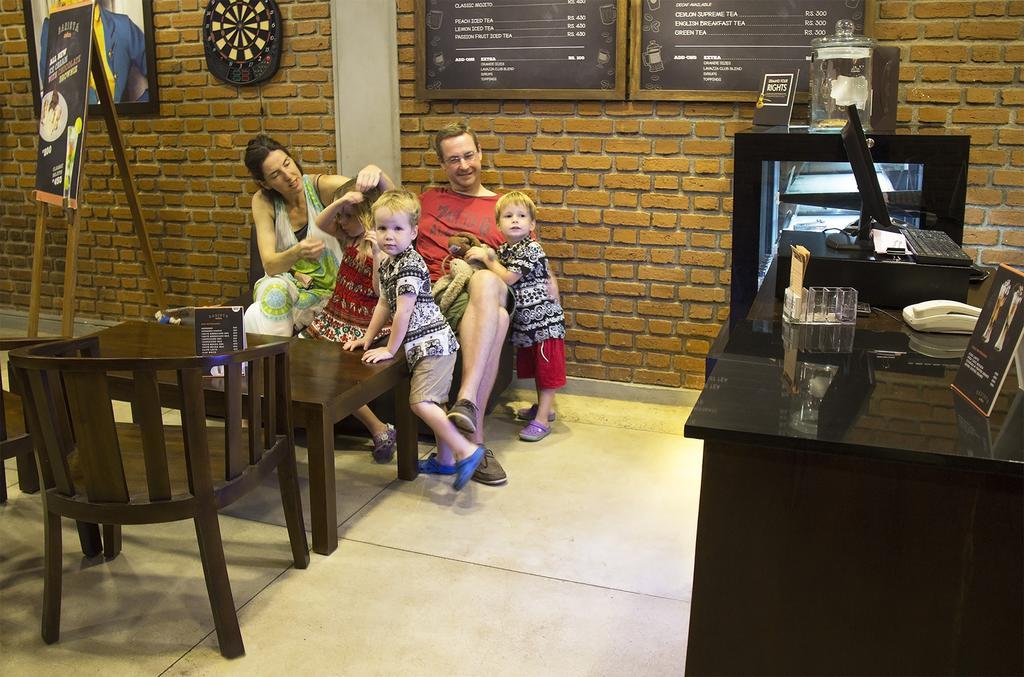 אלותגאמה Thumbelina Apartments & Hotel מראה חיצוני תמונה